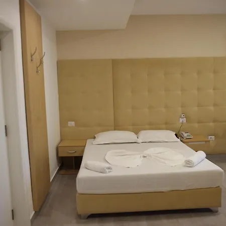 Hotel Freskia 4*