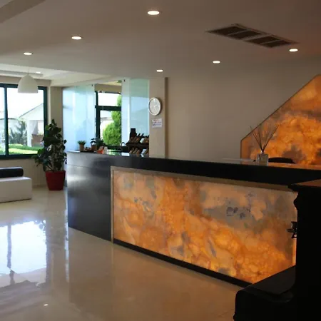 Hotel Freskia 4*