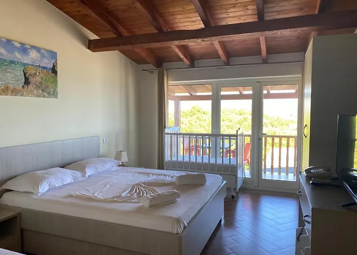 Freskia Hotel Velipojë